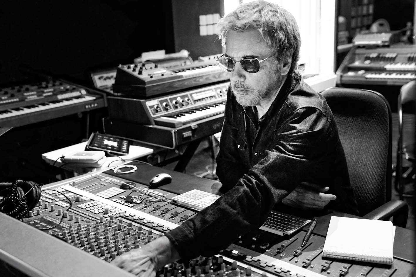 [Obrázek: Jean-Michel-Jarre.jpg]